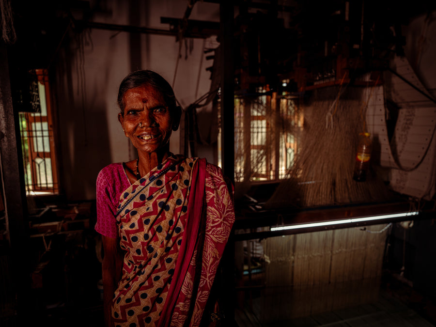 Dyeing silk