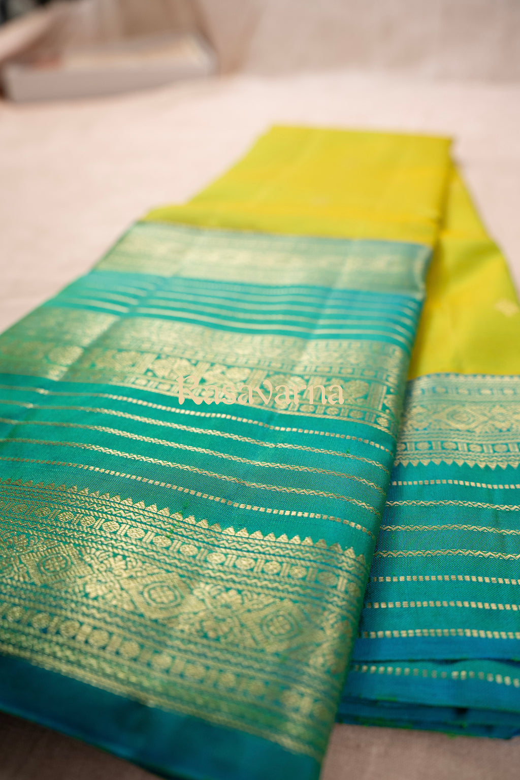 Parrot Green Pure Silk Kanchipuram Pattu Saree with Rama Green Border