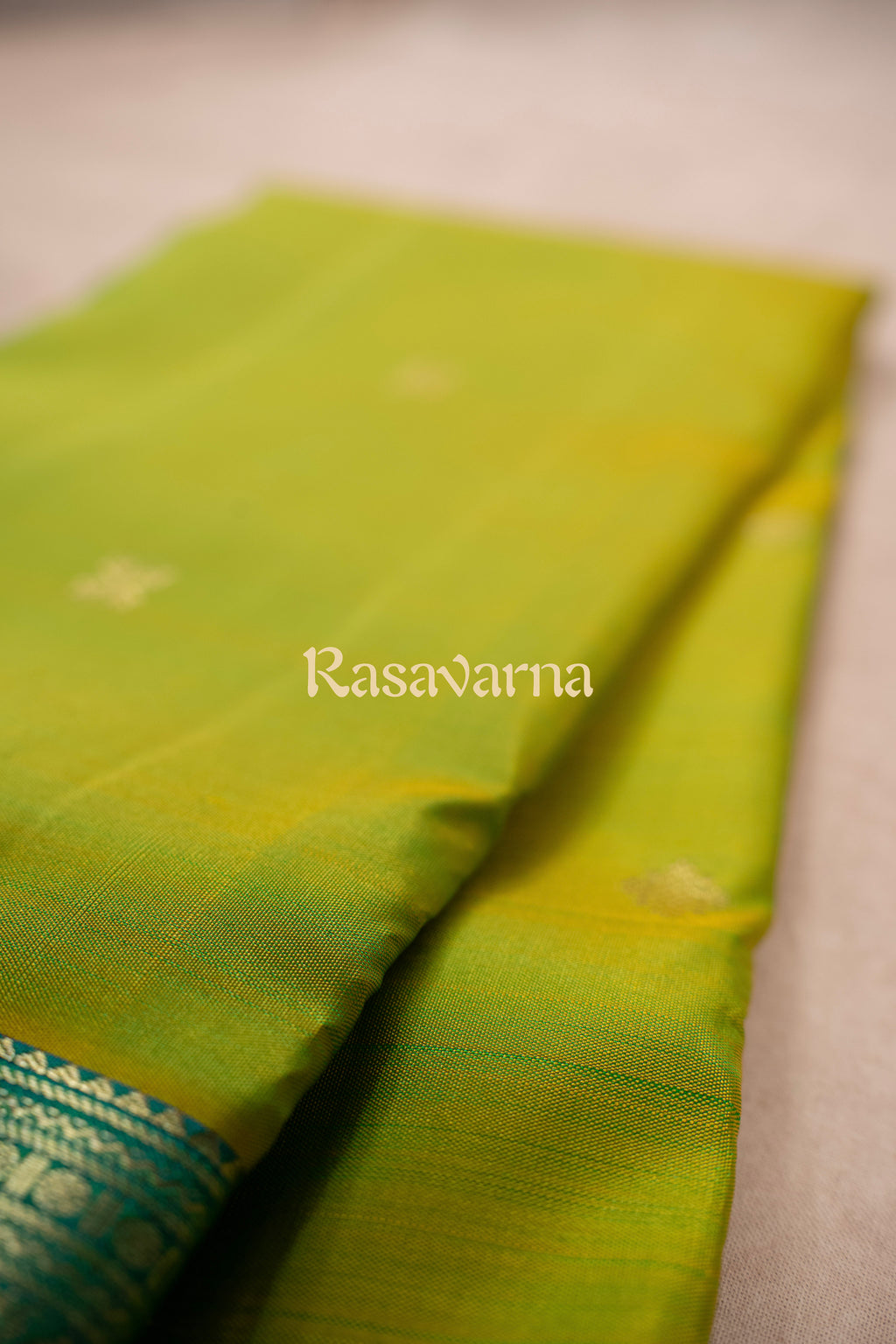 Parrot Green Pure Silk Kanchipuram Pattu Saree with Rama Green Border