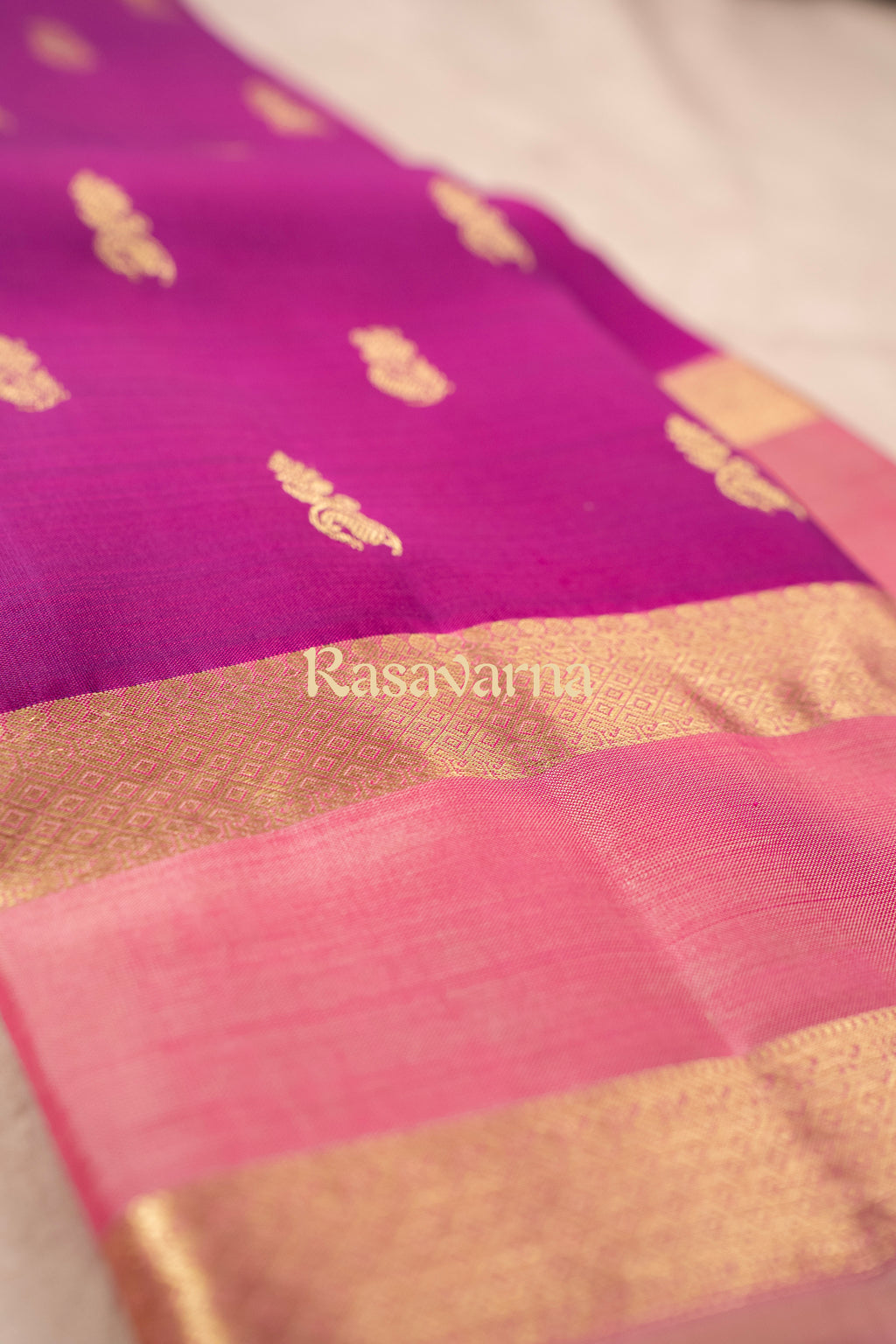 Magenta Pure Silk Kanchipuram Pattu Saree with Light Pink Border