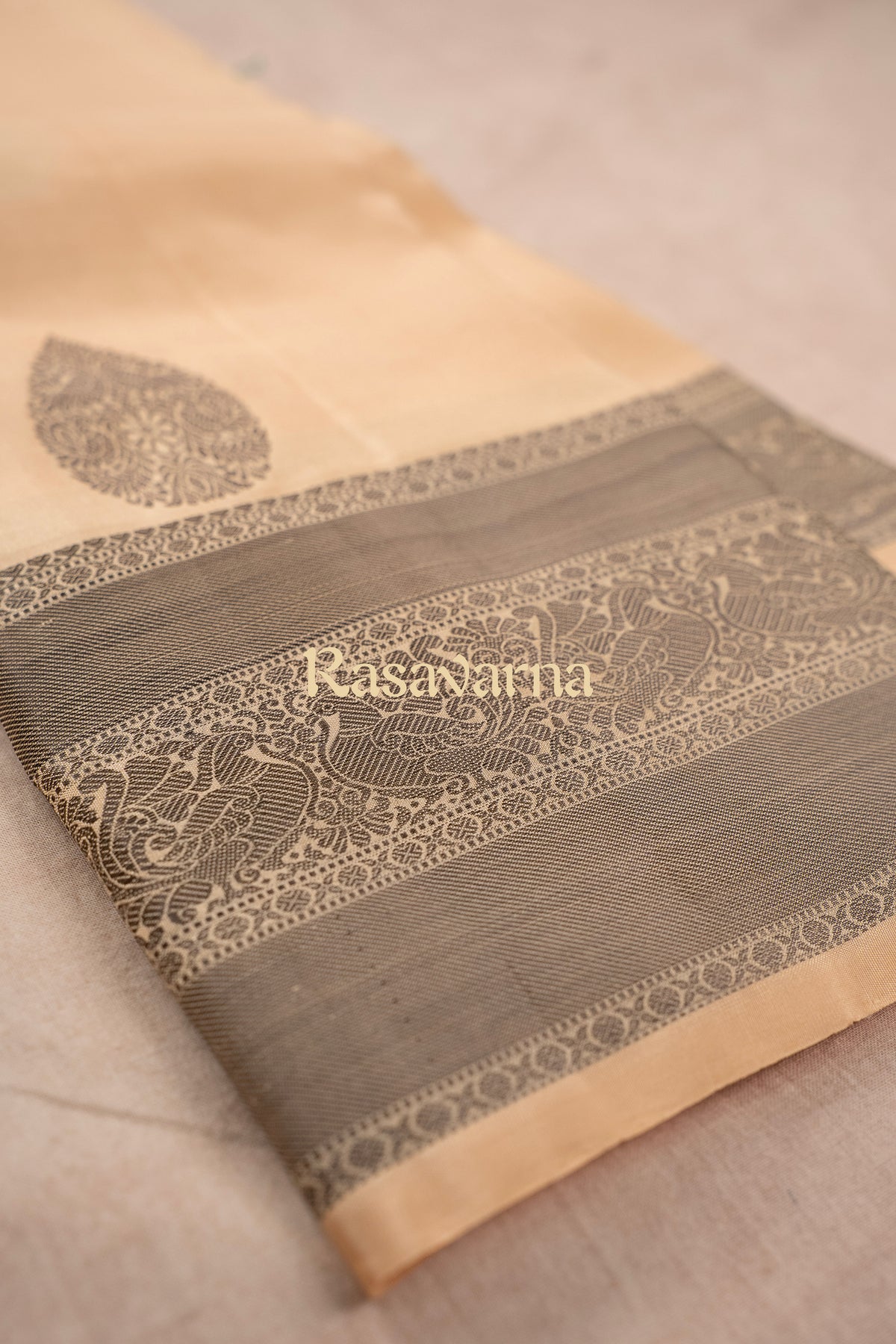 Beige Pure Silk Kanchipuram Pattu Saree with Beige Border