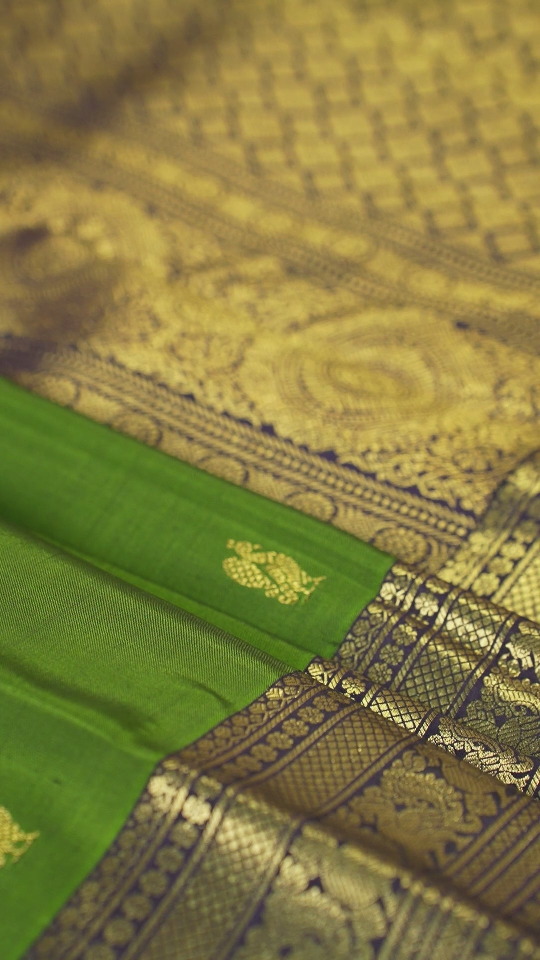 Olive Green Pure Silk Kanchipuram Pattu Saree with Navy Blue Border
