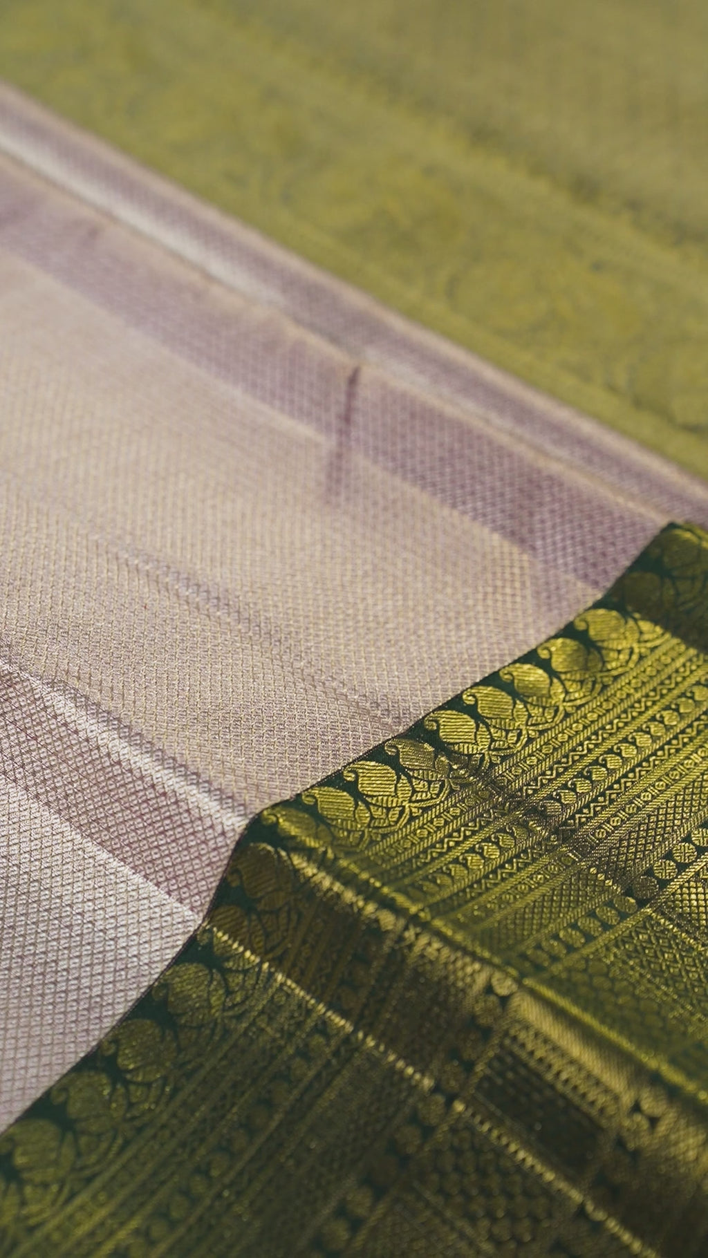 Rose Gold Pure Silk Kanchipuram Pattu Saree with Bottle Green Border