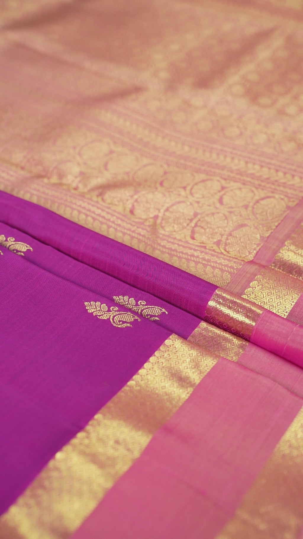 Magenta Pure Silk Kanchipuram Pattu Saree with Light Pink Border
