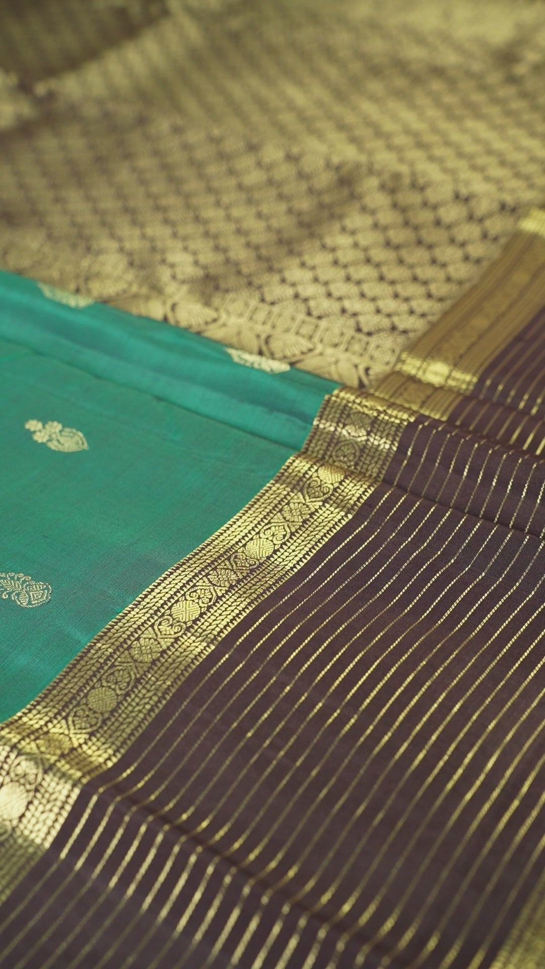 Rama Green Pure Silk Kanchipuram Pattu Saree with Chocolate Border